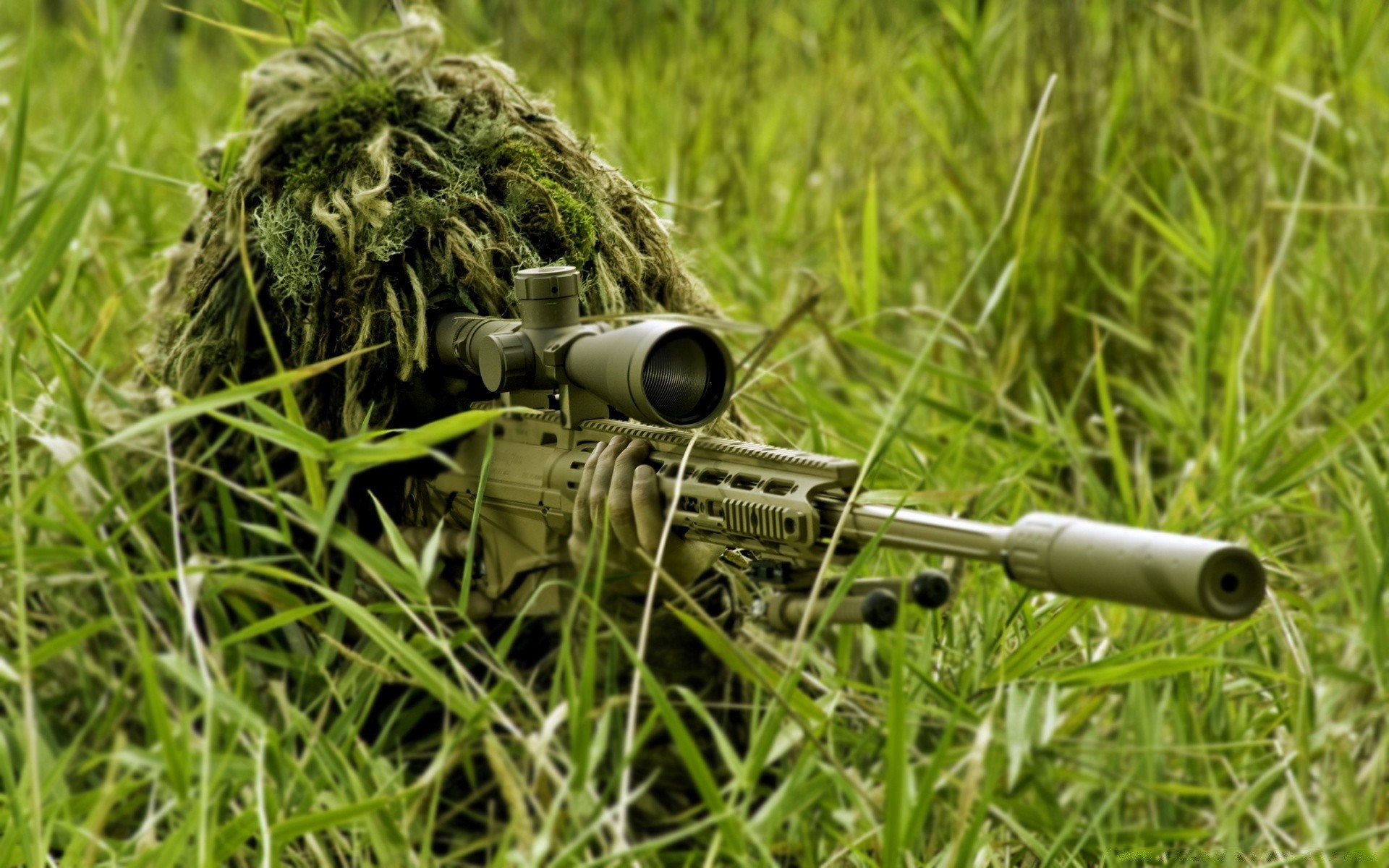 infantería hierba pistola arma naturaleza ejército guerra camuflaje al aire libre verano peligro campo rifle equipo francotirador militar munición