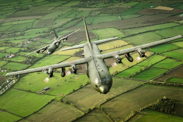 Deux avions aident l agriculture