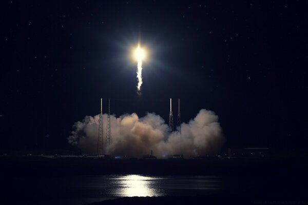 Lanzamiento de una nave espacial al espacio