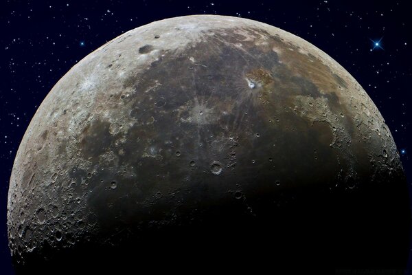 Lune satellite sur fond de galaxie