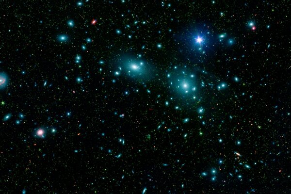 Costellazione luminosa nel cielo notturno