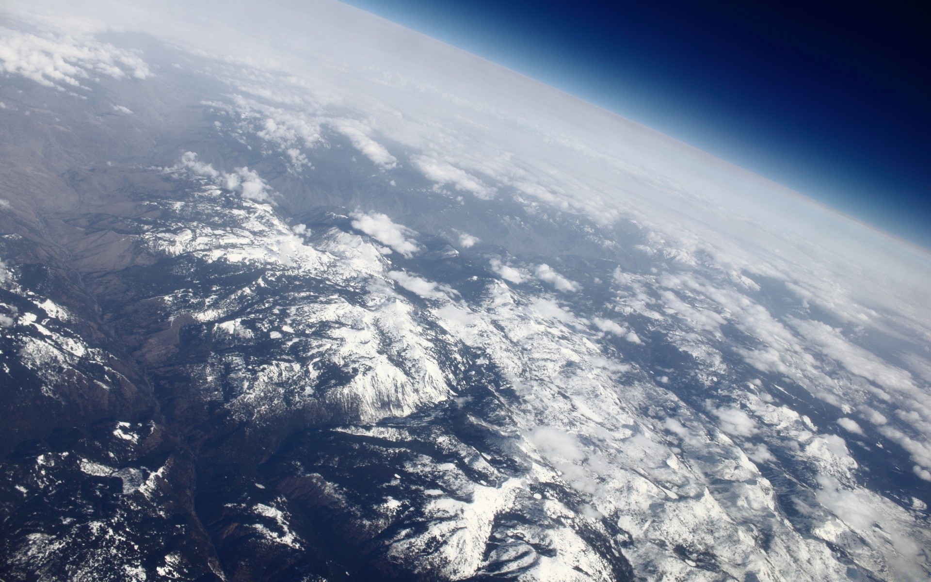 espaço natureza ao ar livre céu alta paisagem montanhas luz do dia tempo cênica neve viagens luz bom tempo inverno