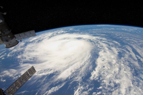 Nave astronómica con ramificación en el planeta