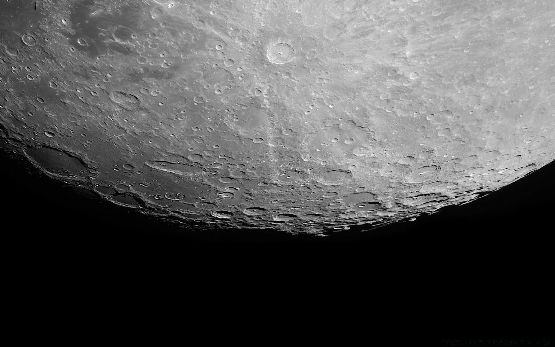 espace lune astronomie lune exploration télescope cratère planète sombre impact éclipse science résumé lunaire monochrome satellite texture