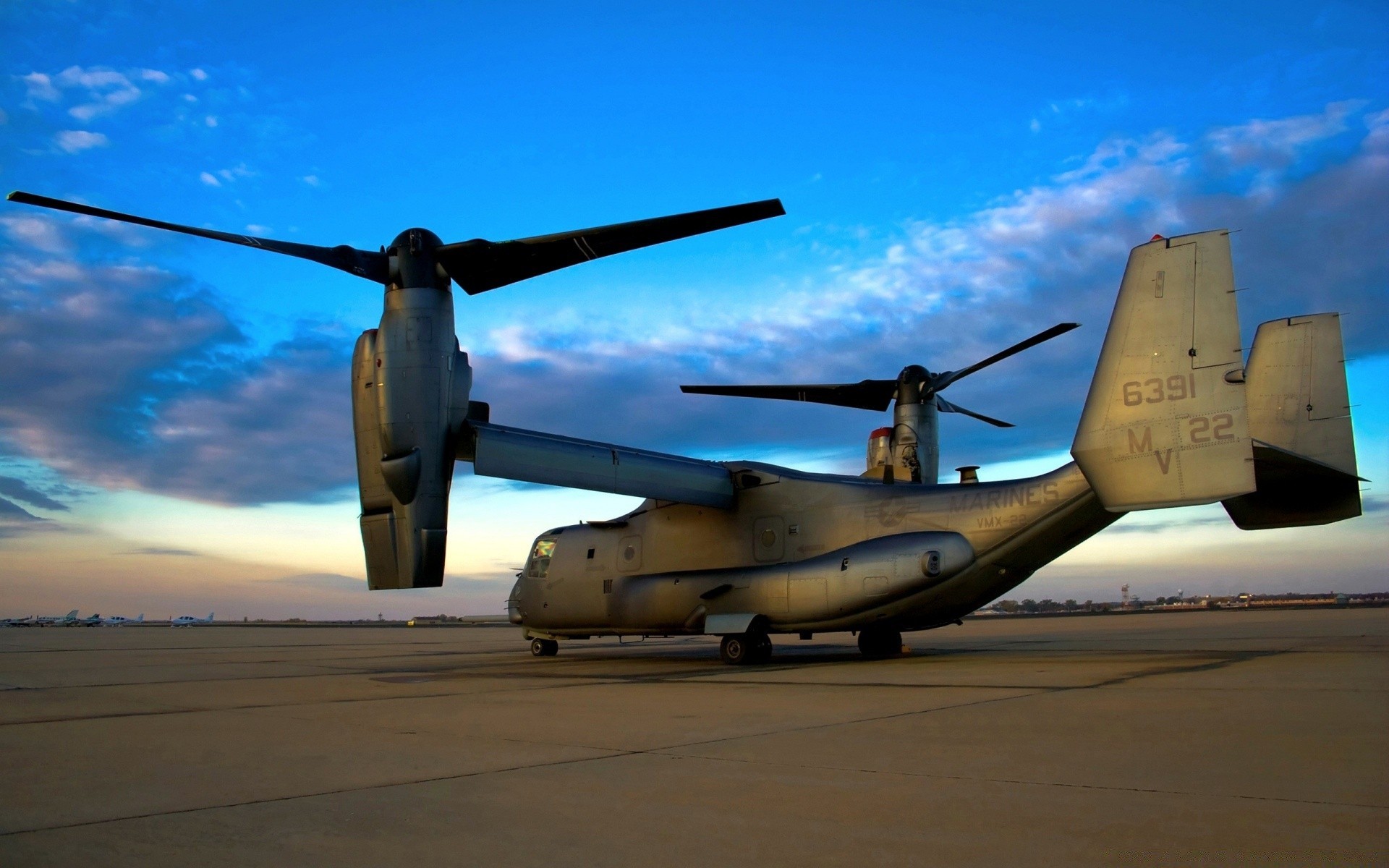 aviação avião avião aeroporto militar sistema de transporte carro voo ar viagens força aérea helicóptero hélice céu voar guerra avião tecnologia turbinas