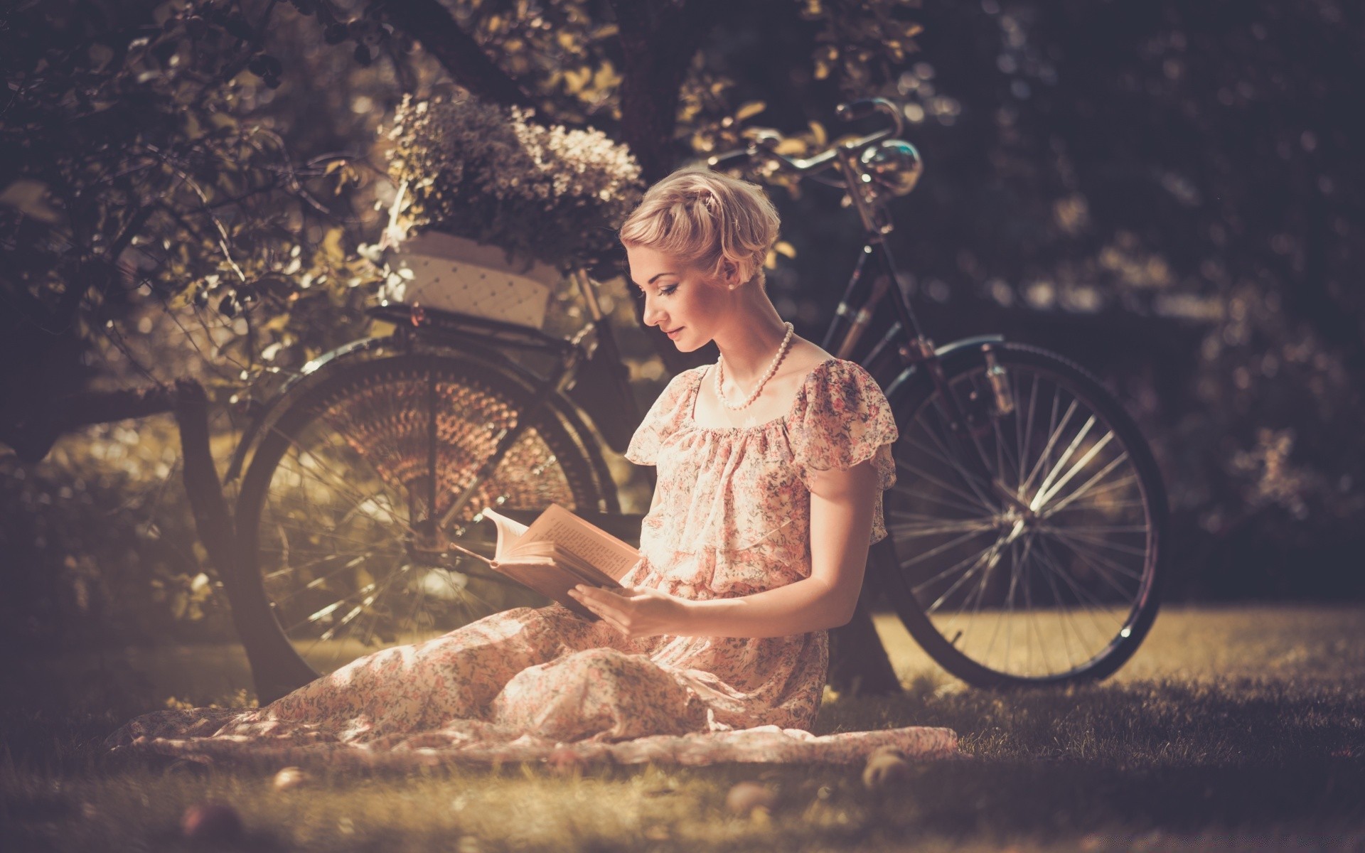 vintage singolo adulto ruote all aperto albero ragazza donna auto movimenti