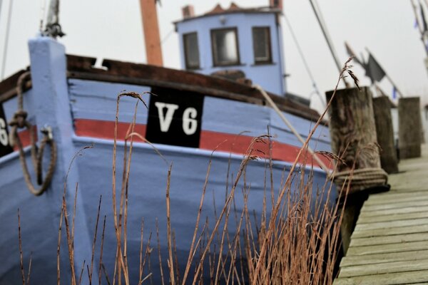 Bateau en bois pour voyage