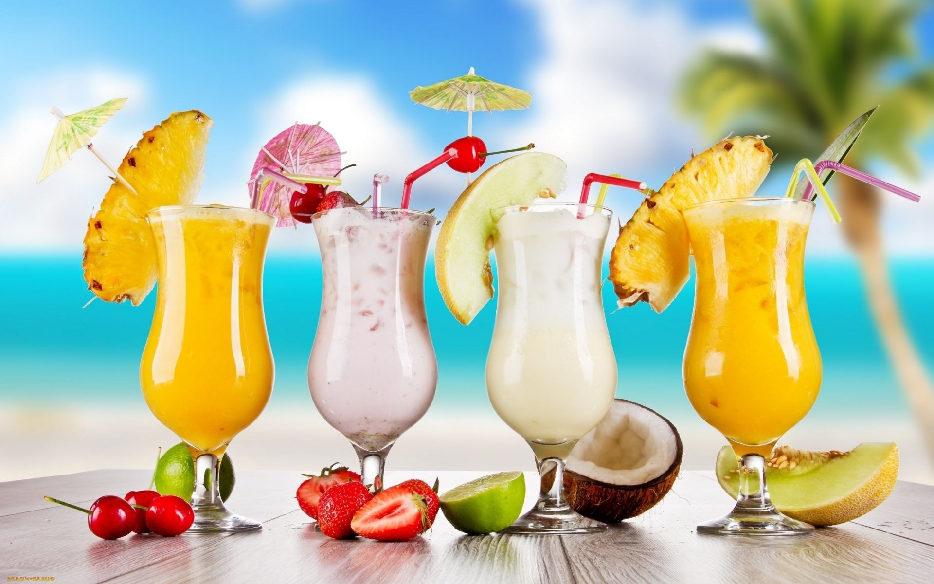 bebidas tropical jugo cóctel vidrio fruta paja verano frío hielo beber exótico jugoso menta