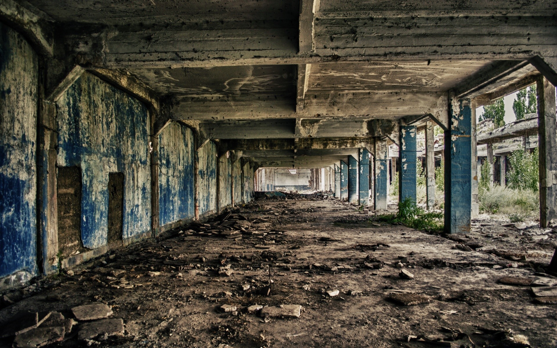 vintage abandonado decadencia roto en mal estado viejo espeluznante arquitectura casa vacío prisión oscuro rust oxidado casa paredes luz fantasma