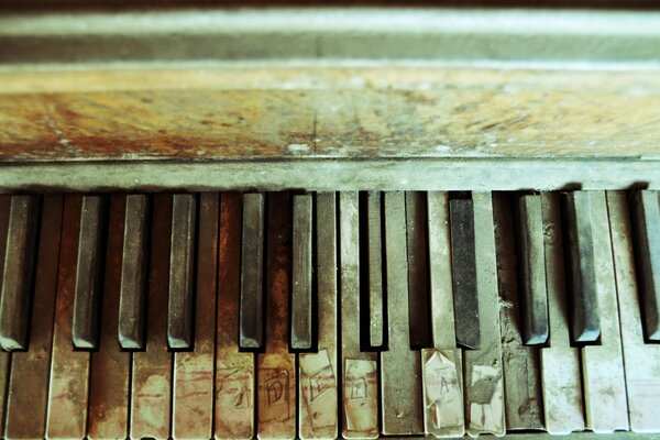 The old piano is still alive