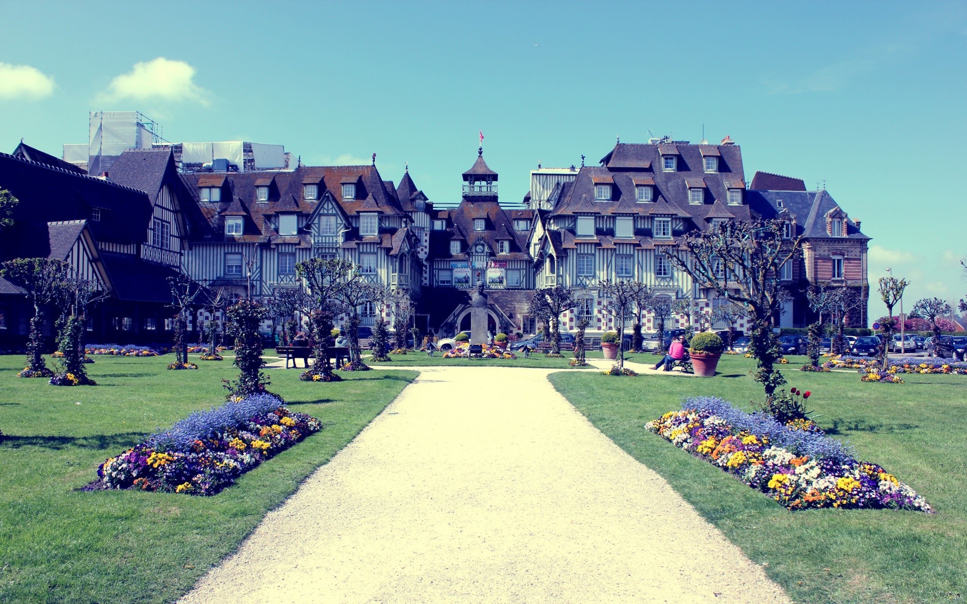 vintage architecture travel house building outdoors old traditional city tourism summer sky home religion town