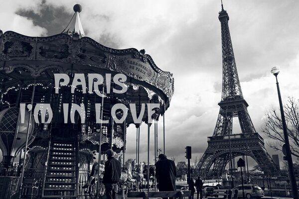 Paris, tour Eiffel sur fond gris