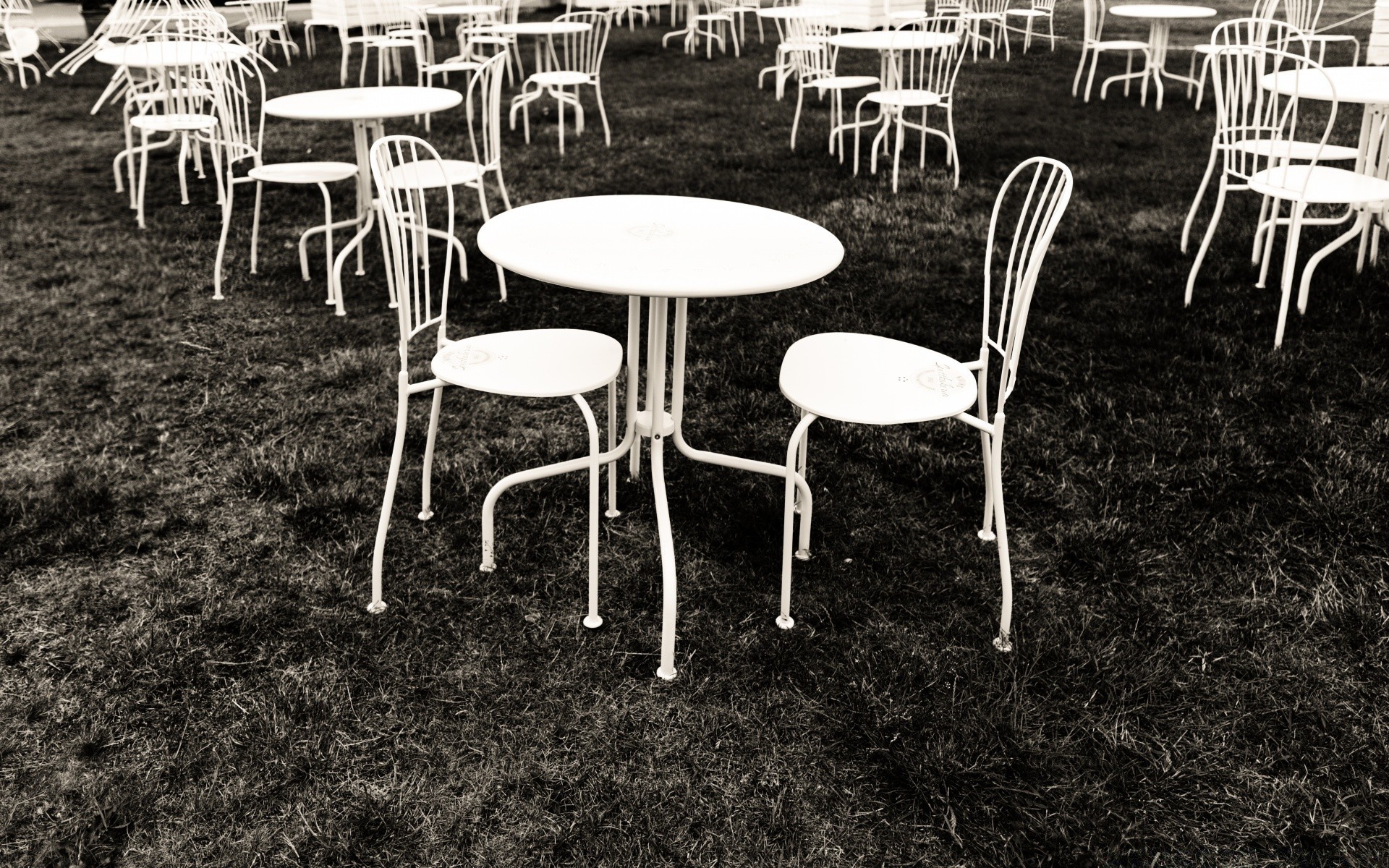 vintage muebles silla vacío asiento al aire libre muchos verano tabla hierba madera