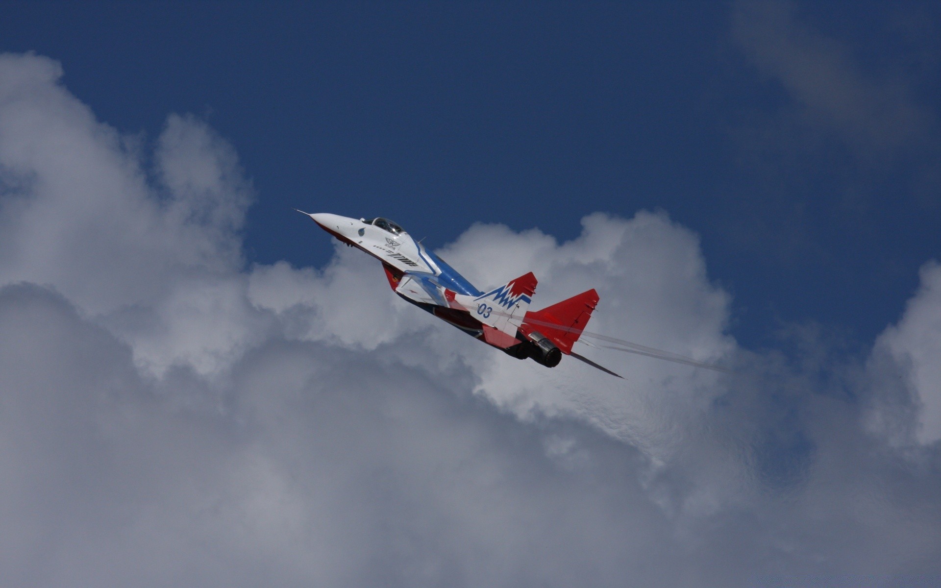 aviação avião avião voo avião carro ar militar voar aeroporto sistema de transporte céu força aérea lutador asa