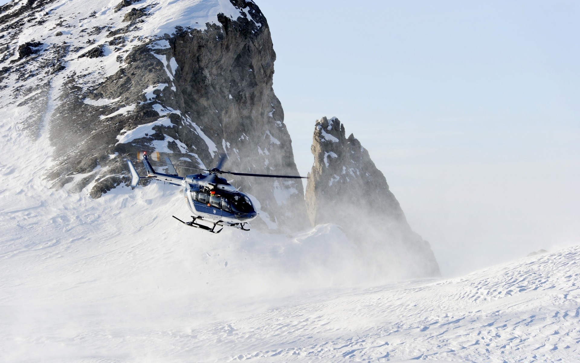 aviación nieve invierno frío hielo montaña aventura esquiador resort acción al aire libre ocio deportes glaciar