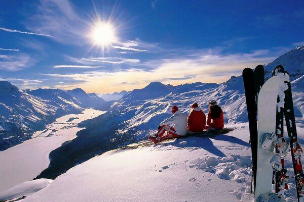 Yeni yıl tatili Alpler Dağı kış kar snowboard