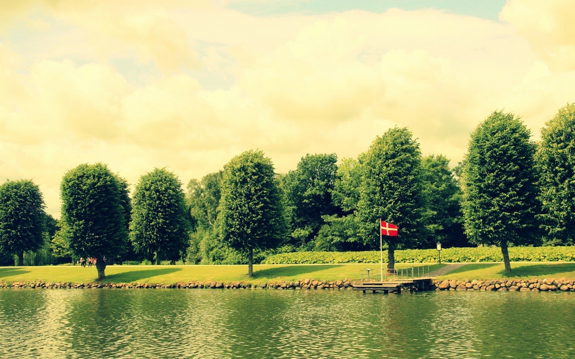 jahrgang holz im freien natur sommer landschaft gras wasser fluss see himmel tageslicht idylle landschaftlich landschaftlich gutes wetter landschaft holz