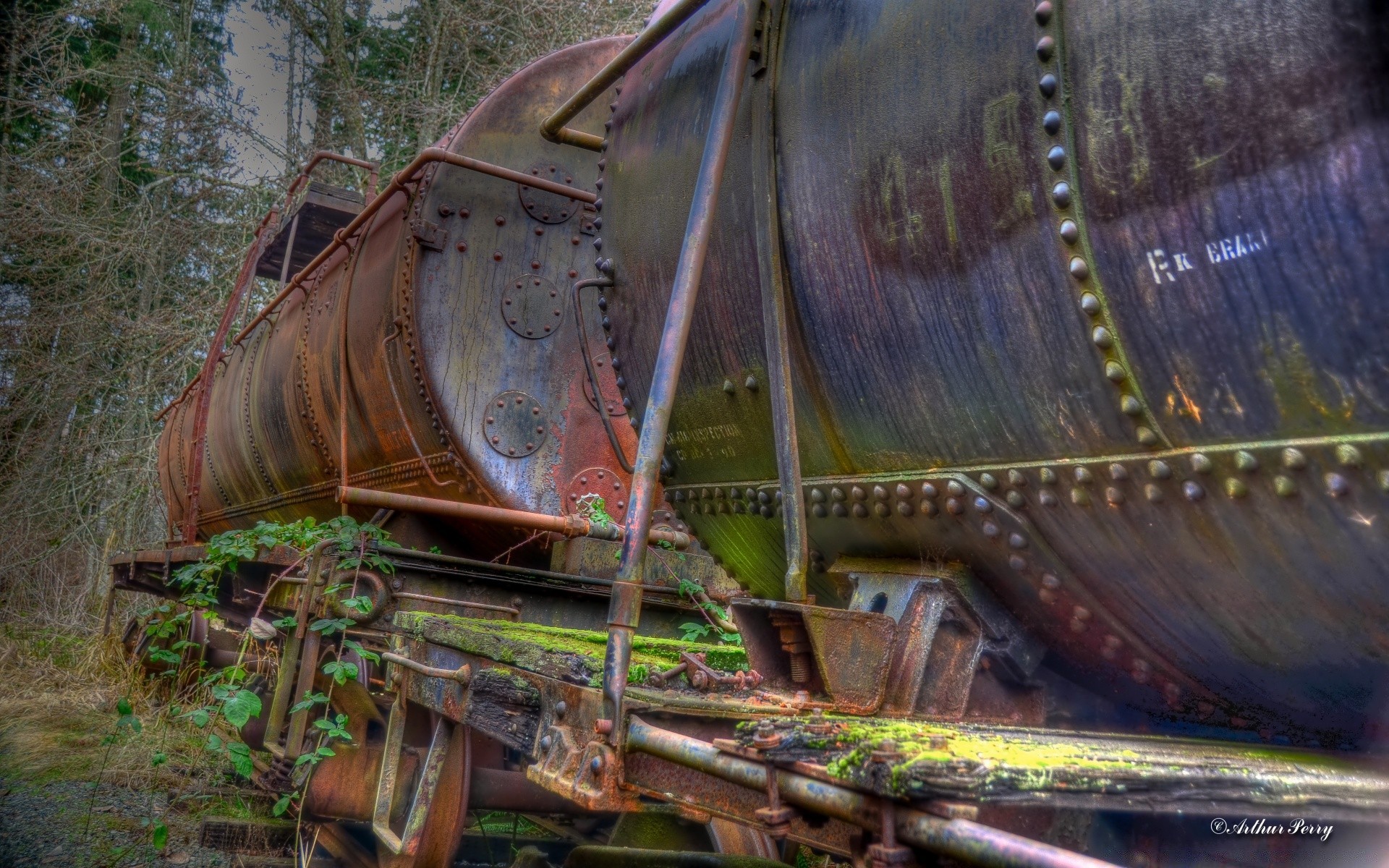 vintage vieux rouillé rust abandonné antique bois acier fer rétro poubelle