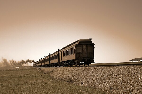 Vintage-Zug rast in die Ferne