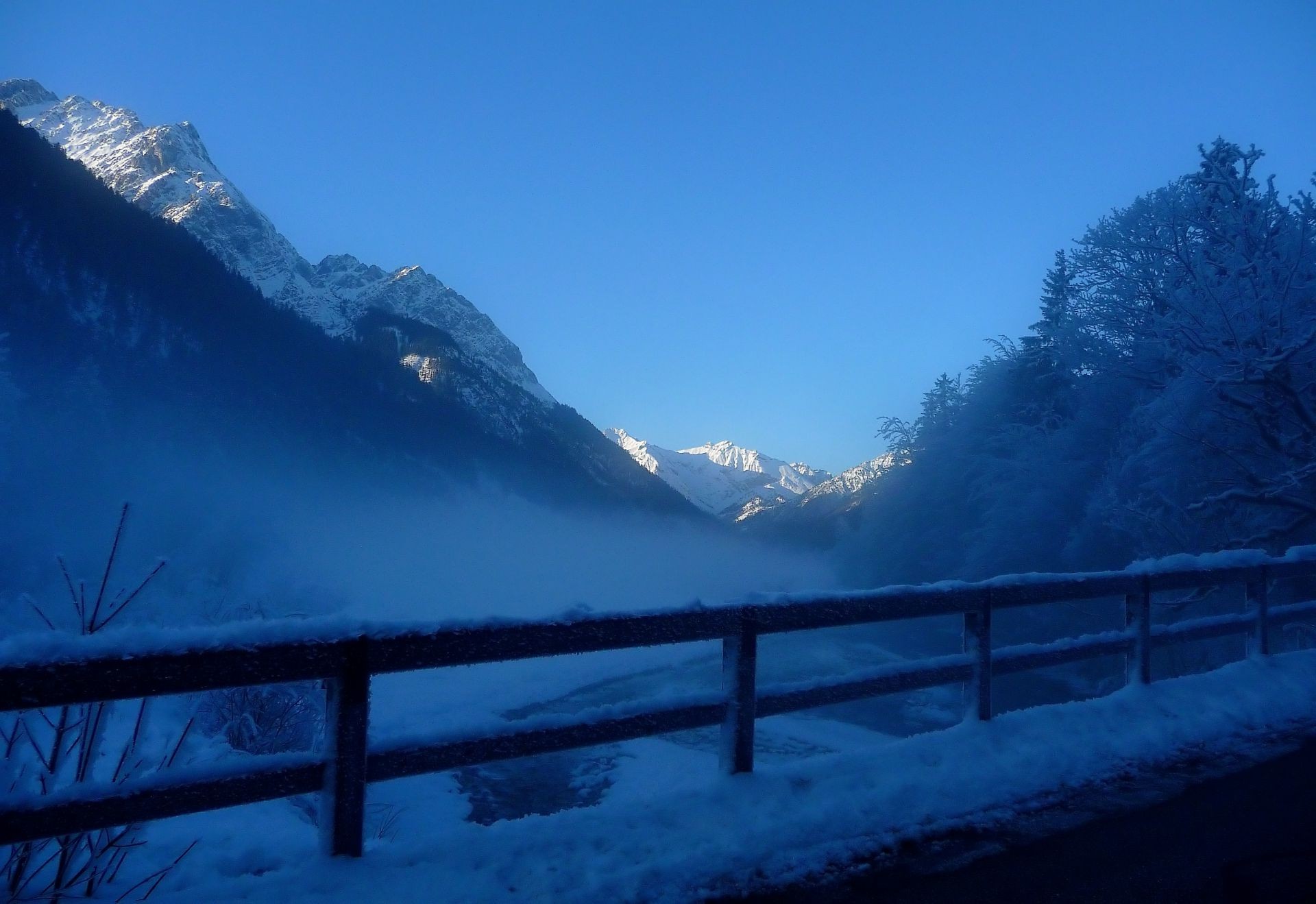 hiver neige paysage glace froid montagnes eau ciel voyage aube nature lac à l extérieur lumière scénique