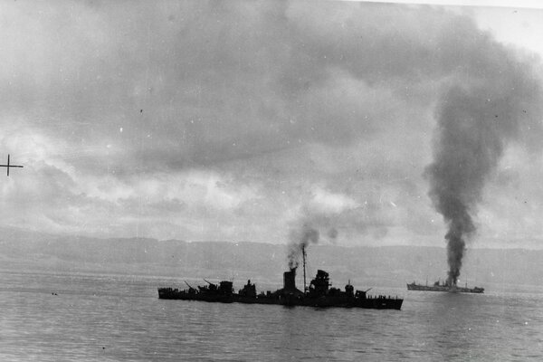 Barcos antiguos en el empuje de Carbón