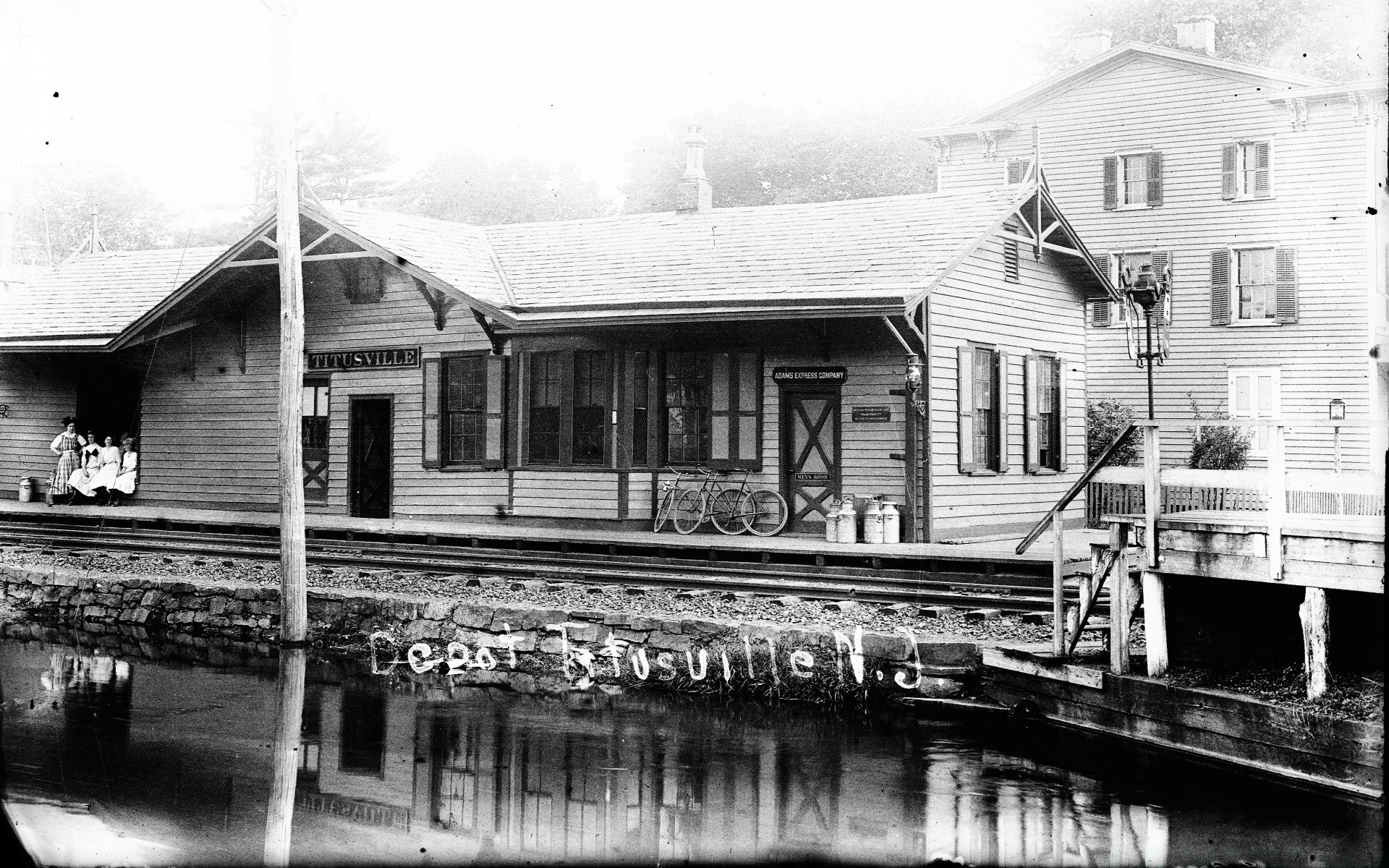 jahrgang zuhause monochrom auto not wasser haus flut transportsystem haus straße