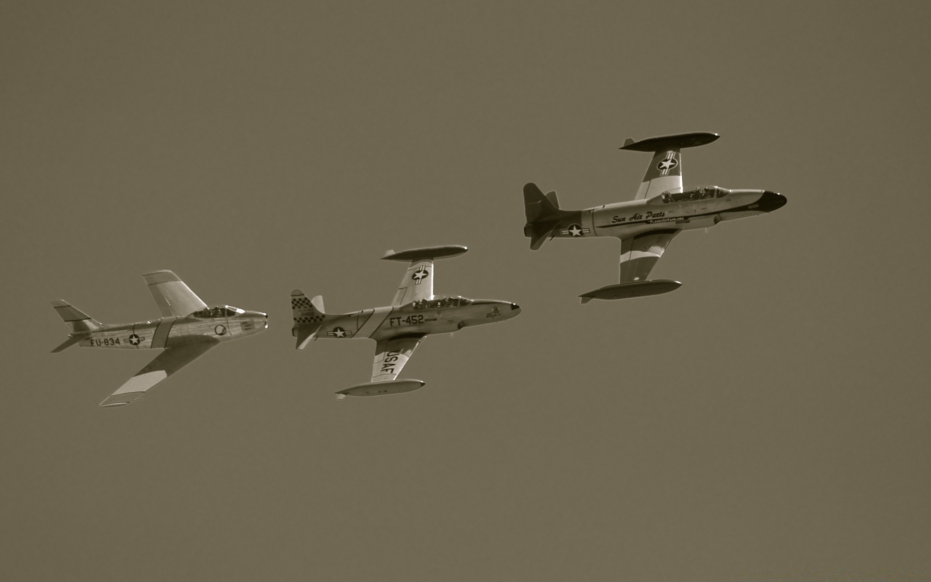 vintage avión avión militar aeropuerto fuerza aérea vuelo avión coche volar sistema de transporte bombardero marina de guerra luchador aire despegue precisión buff acrobacias aéreas