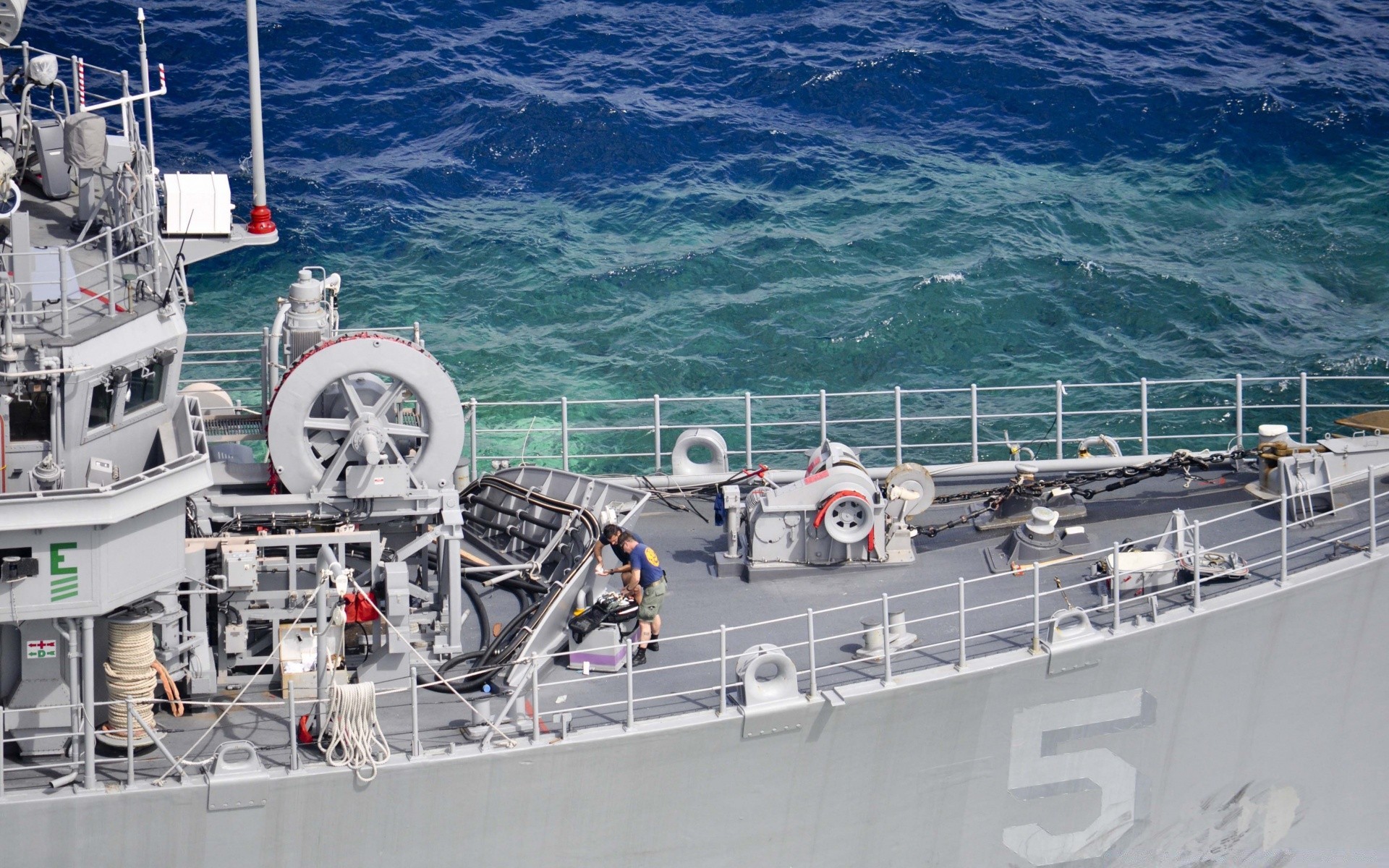 armas e exército navio barco embarcação água mar sistema de transporte marinho marinho vela oceano viagens indústria porto porto marinha cais iate deck carro