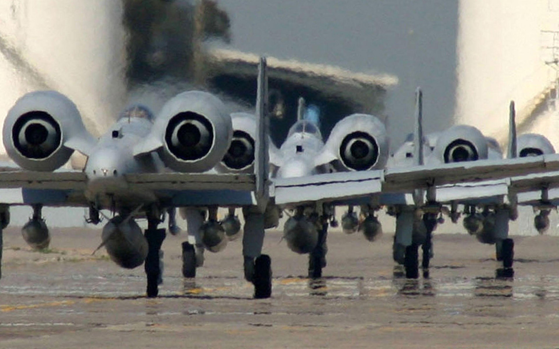 aviação militar avião avião sistema de transporte carro aeroporto exército guerra voo ar força aérea armas poder motor