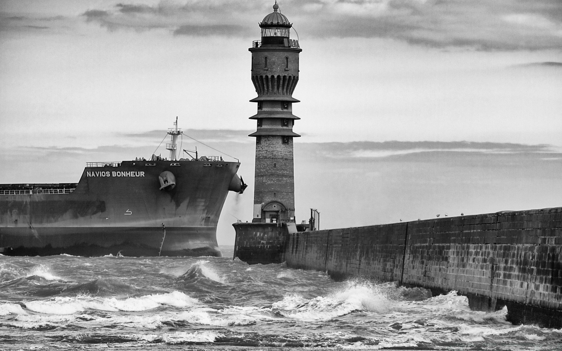 schwarz und weiß wasser meer ozean monochrom leuchtturm schiff wasserfahrzeug reisen transportsystem meer pier marine strand