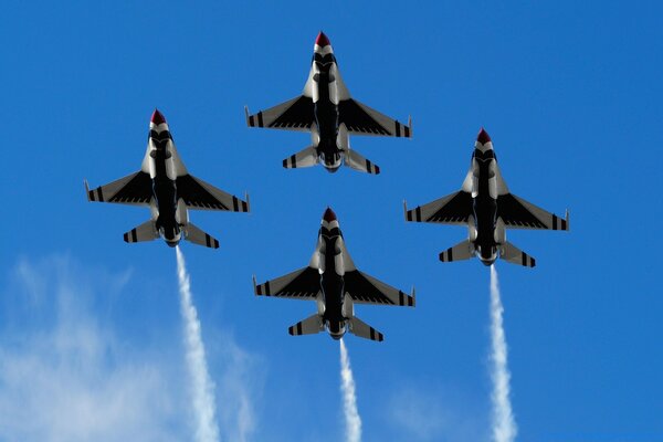 Thunderbird da Força Aérea dos EUA equipe acrobática