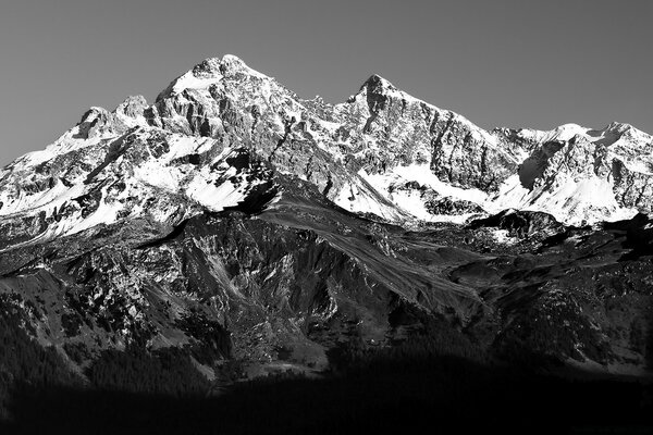 Black and white background with mountains