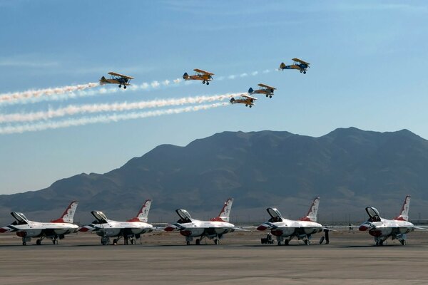 La aviación se prepara para la guerra