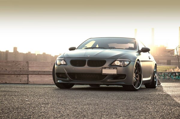 Foto de bmw mate al amanecer