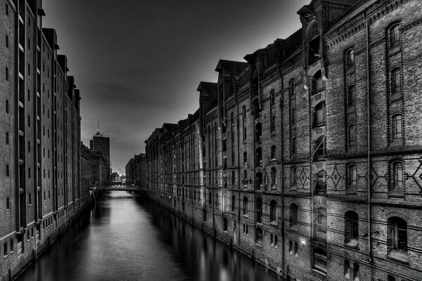 Architecture de la ville en noir et blanc