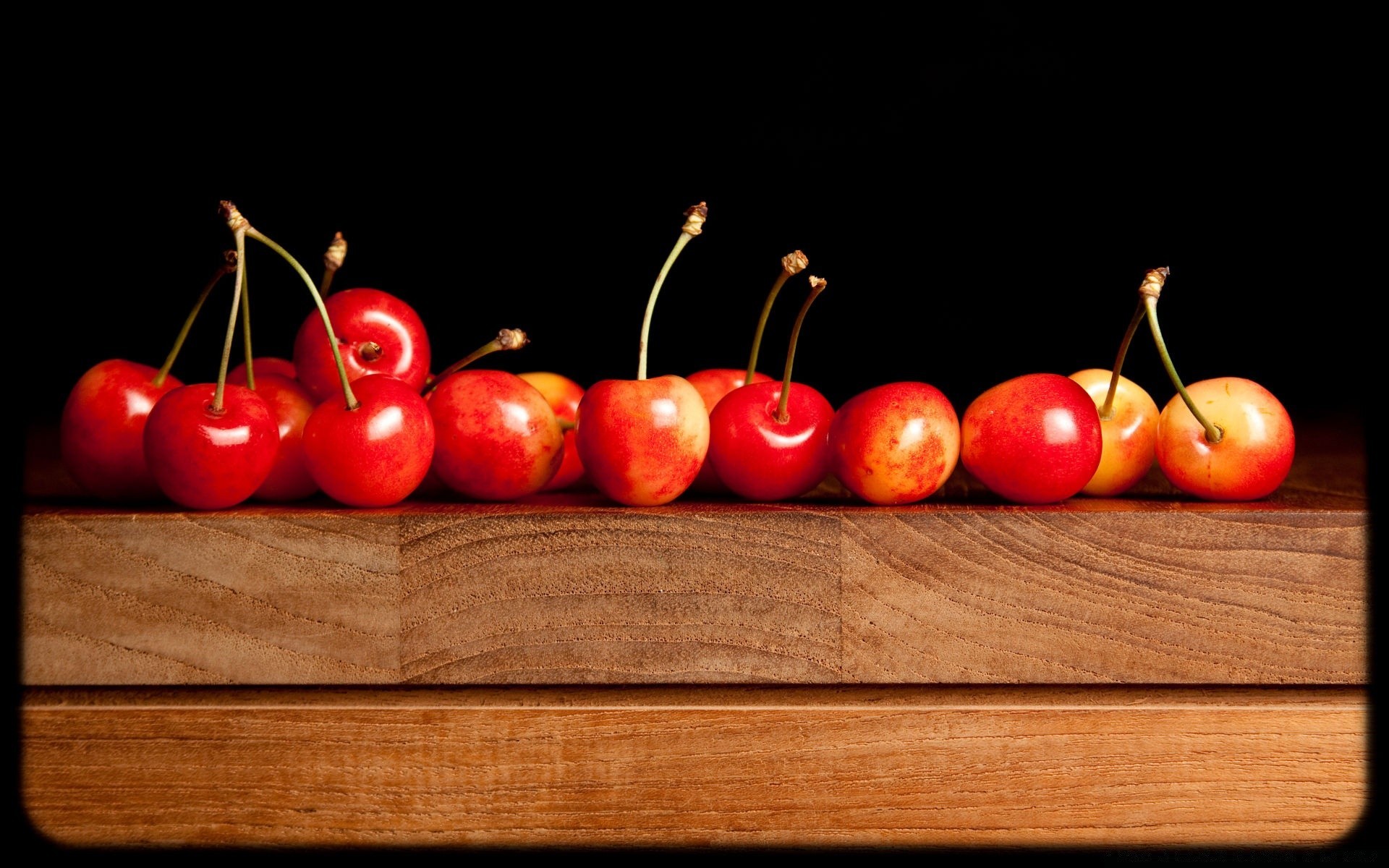 preto frutas comida cereja suculento crescer saudável de madeira ainda vida delicioso confeitaria madeira baga delicioso saúde casca agricultura comida doce frescura