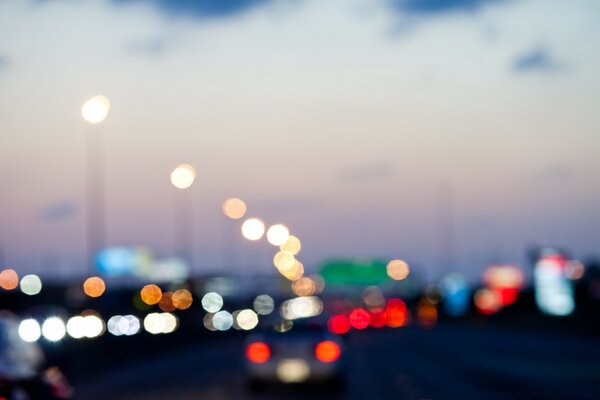 Foto sfocata della strada di Natale