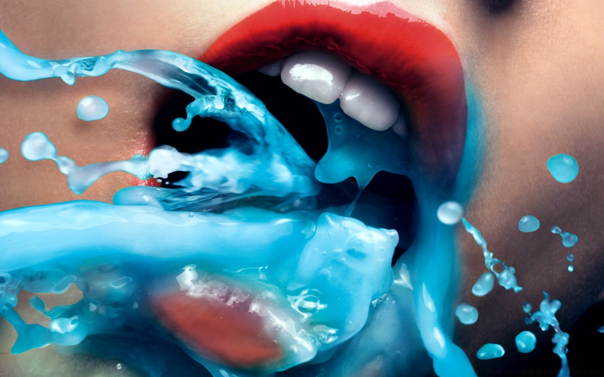 Алые губы в голубой воде - обои на телефон.