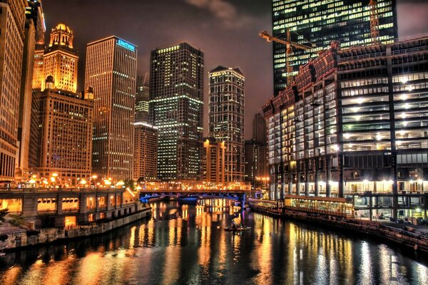 Arquitectura de la gran ciudad nocturna