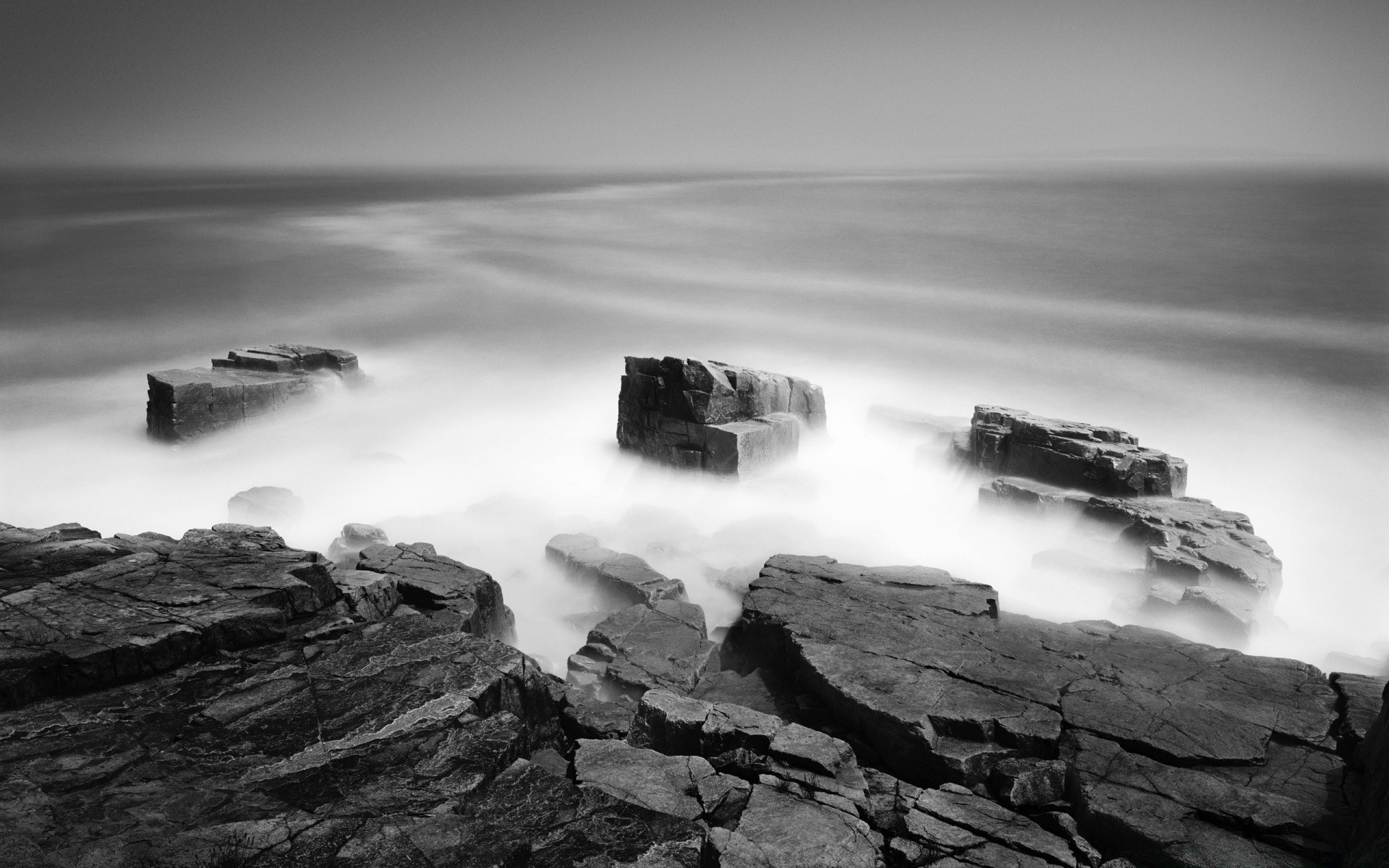 création plage eau mer paysage océan mer monochrome coucher de soleil rock paysage aube réflexion à l extérieur lac voyage ciel brouillard soir