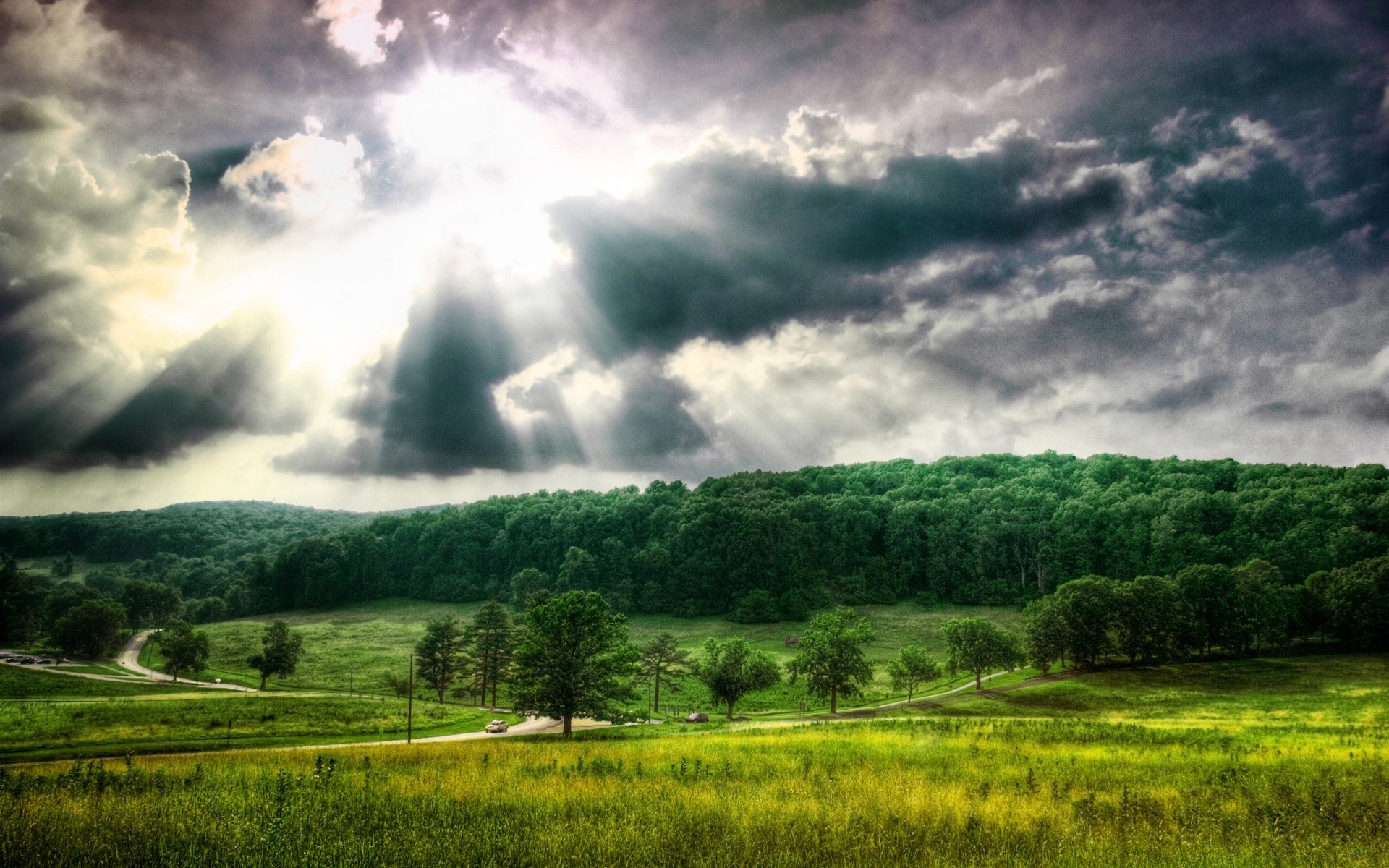 kreativ landschaft natur himmel des ländlichen baum wolke landschaft feld sommer bewölkt landwirtschaft gras sonne sturm gutes wetter im freien bauernhof holz wetter