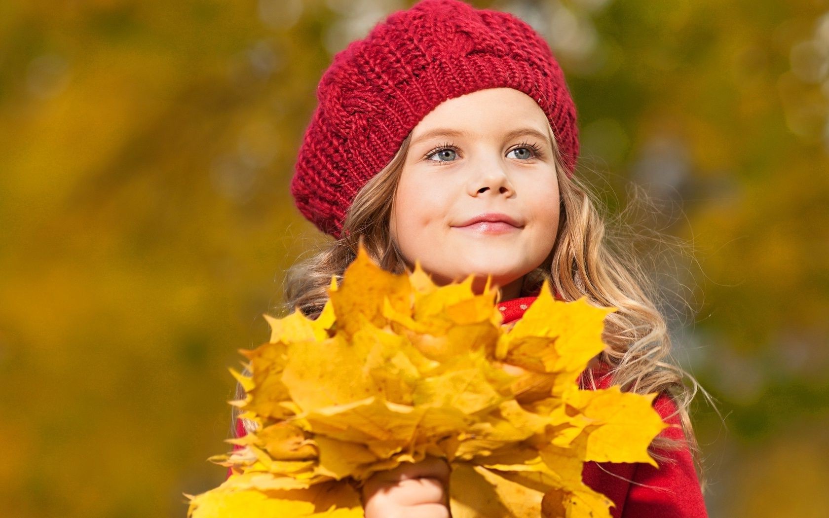 crianças na natureza outono natureza parque ao ar livre bebê bordo temporada bonita pouco diversão fofa menina felicidade inverno