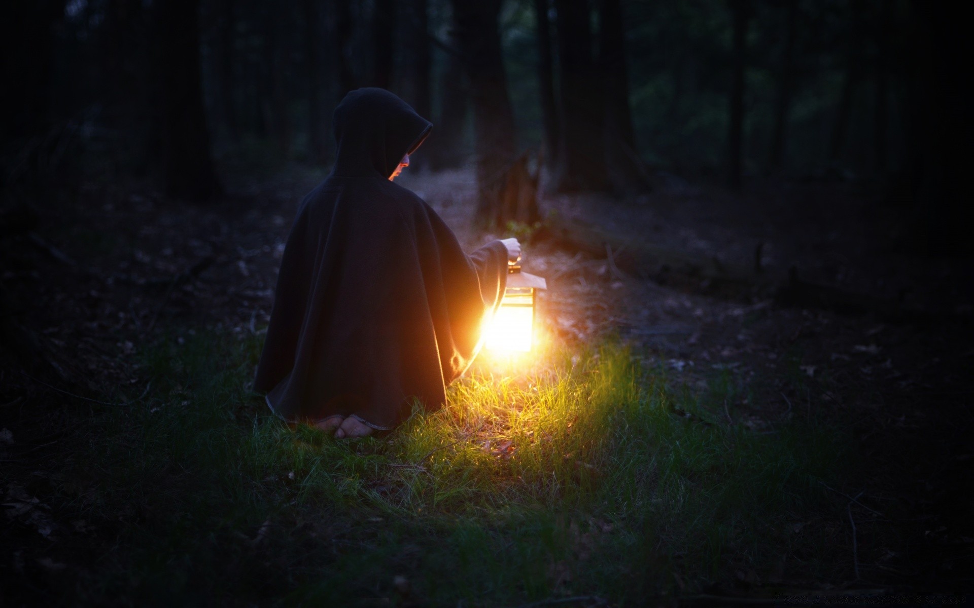 creativo llama oscuro luz hombre religión mujer solo