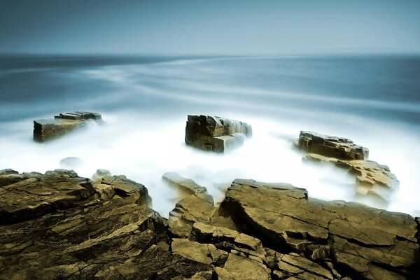 ROCKS IN UMAN ON THE COAST