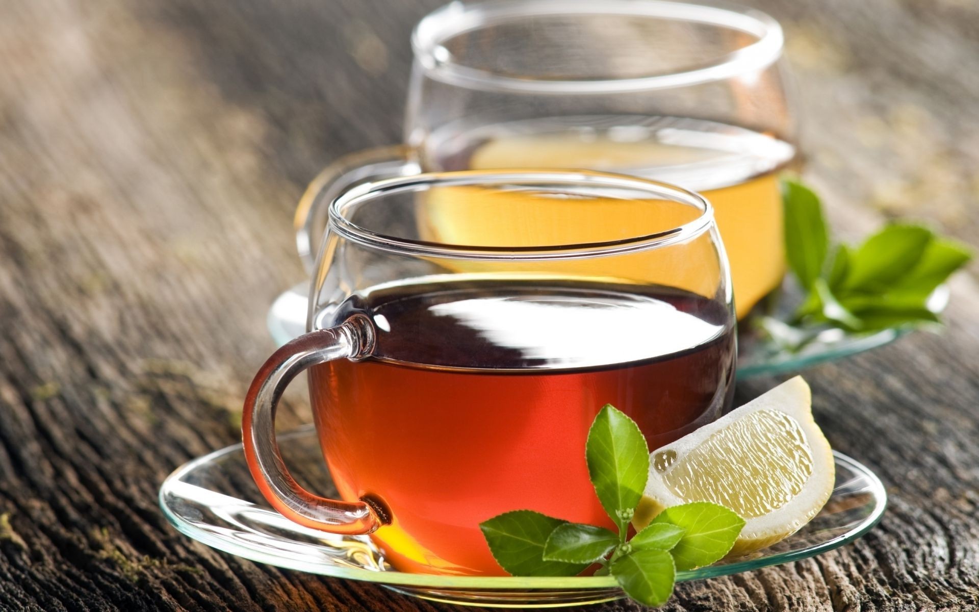 té caliente taza vidrio taza a base de hierbas desayuno saludable aromático bebida hierbas cuchara olla madera salud perfume comida amanecer líquido