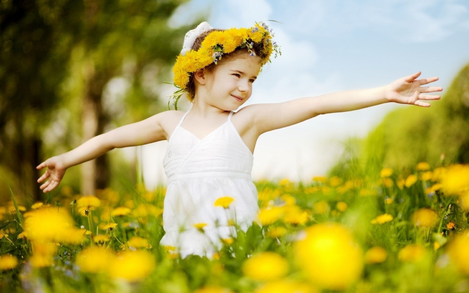 enfants dans la nature nature été herbe à l extérieur beau temps champ fille liberté foin femme plaisir enfant loisirs bonheur plaisir joie