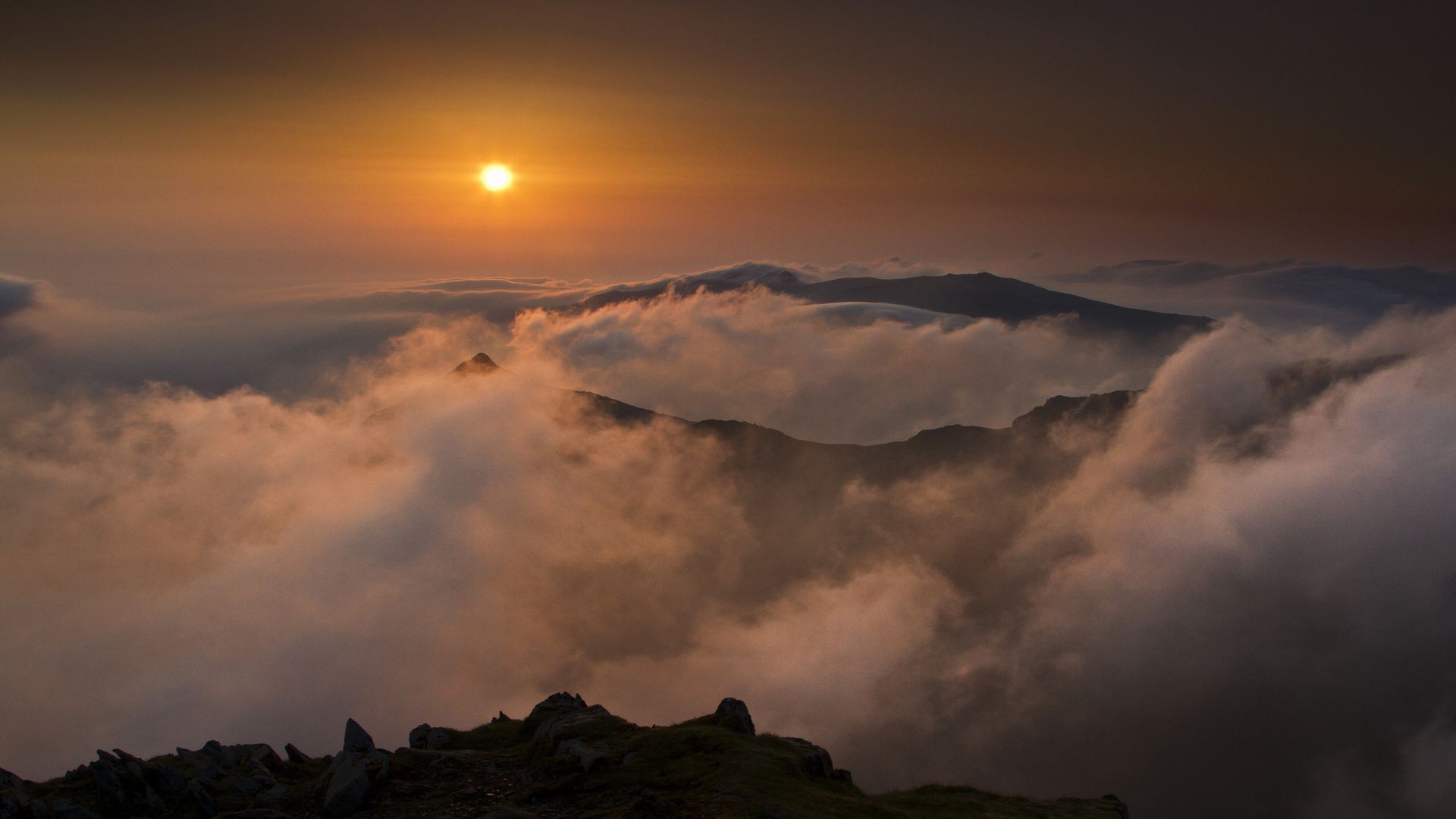 montañas puesta de sol amanecer tormenta cielo paisaje sol niebla noche montañas crepúsculo viajes naturaleza dramático lluvia nube agua