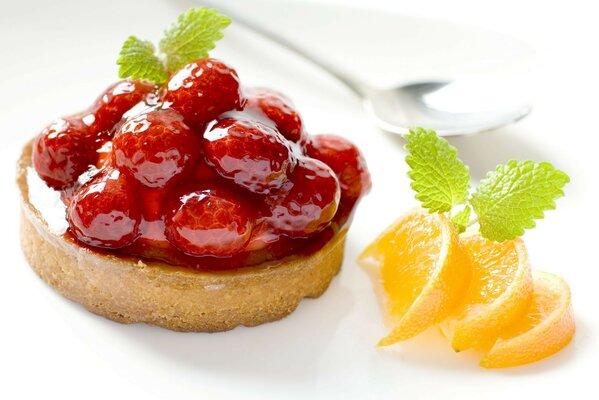 Sweet cake with raspberries and jam