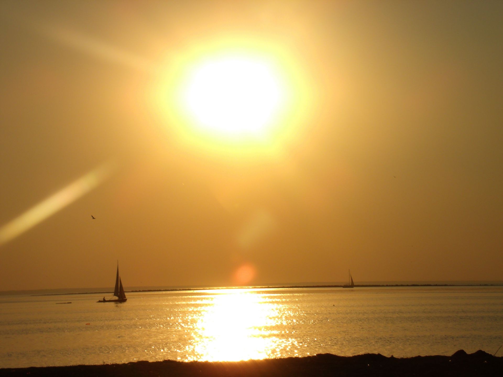 coucher de soleil et aube coucher de soleil soleil plage aube mer eau océan paysage réflexion paysage lac lumière soir mer beau temps ciel