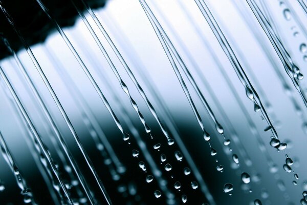 Gouttelettes d eau sur le verre